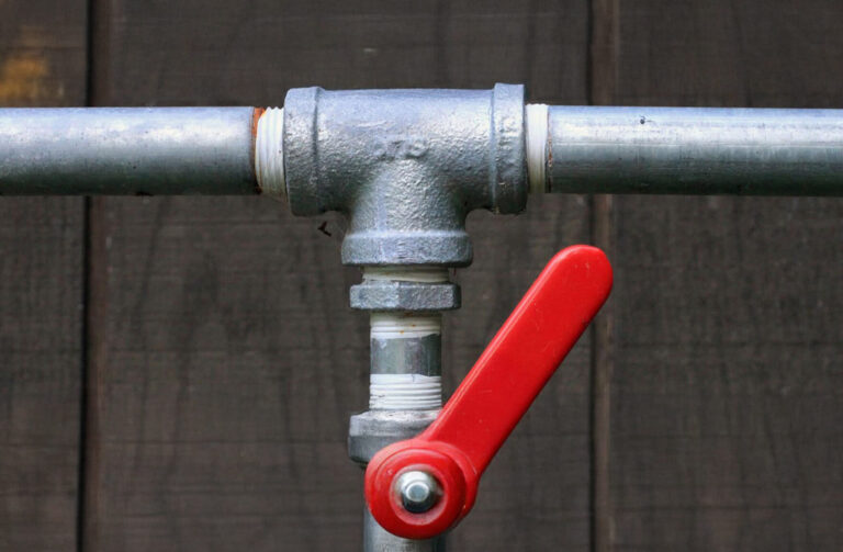 Fuites d’eau dans la maison et leurs conséquences sur l’humidité du bâtiment